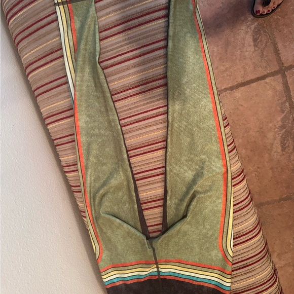 Niyama Sol Multicolor Patterned Leggings - Picture 6 of 8